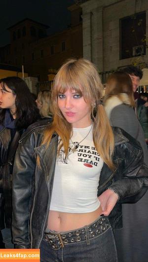 Victoria De Angelis photo #0139