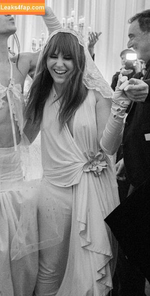 Victoria De Angelis фото #0157