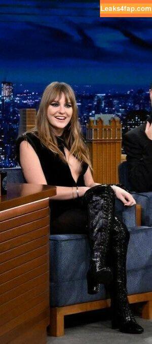 Victoria De Angelis фото #0170