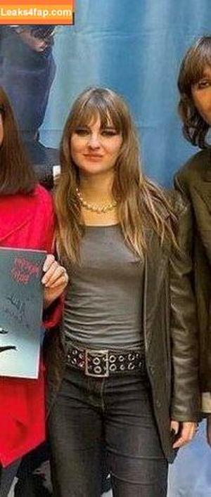 Victoria De Angelis фото #0177