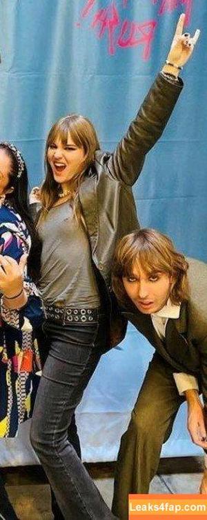 Victoria De Angelis фото #0179