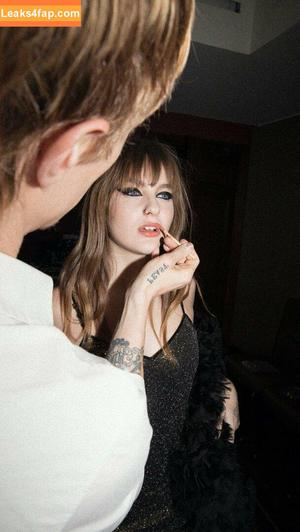 Victoria De Angelis фото #0198