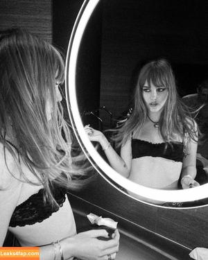 Victoria De Angelis фото #0231