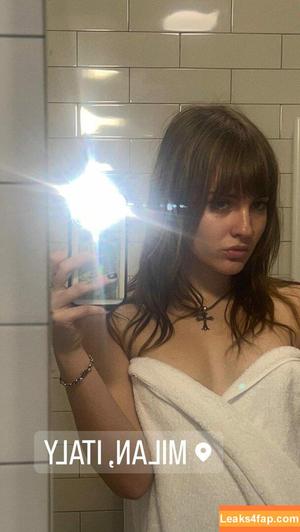 Victoria De Angelis фото #0239