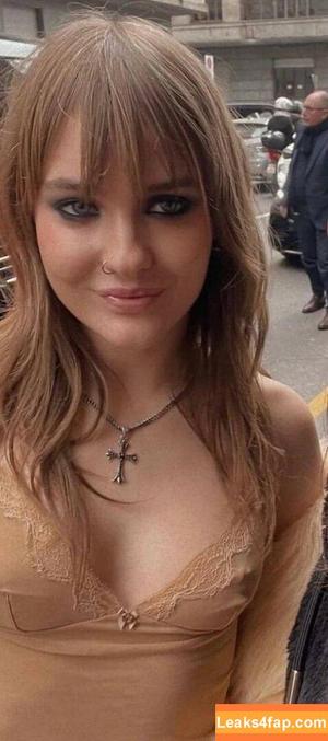 Victoria De Angelis фото #0251