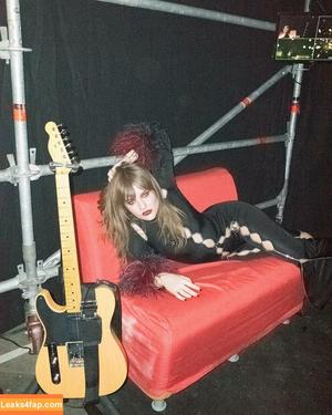 Victoria De Angelis фото #0258