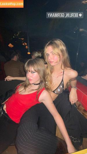 Victoria De Angelis фото #0295