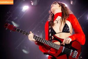 Victoria De Angelis фото #0348