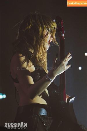 Victoria De Angelis фото #0376