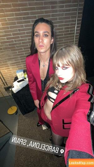 Victoria De Angelis фото #0383