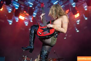 Victoria De Angelis фото #0410