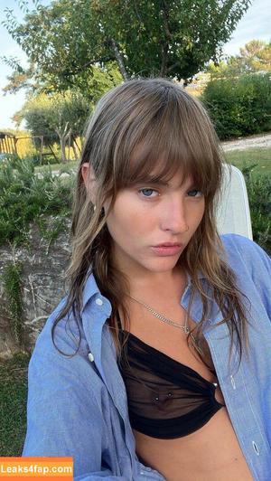 Victoria De Angelis фото #0462