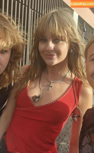 Victoria De Angelis фото #0480