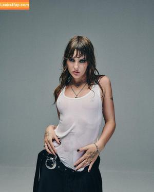 Victoria De Angelis фото #0546