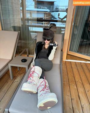 Victoria De Angelis фото #0578