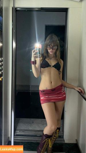 Victoria De Angelis фото #0588