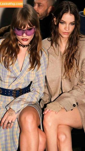 Victoria De Angelis фото #0661