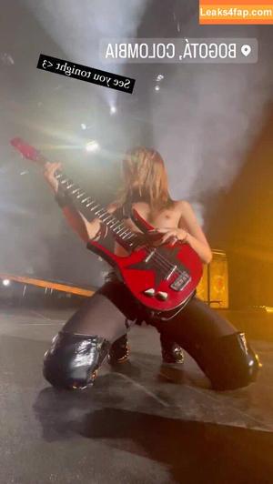 Victoria De Angelis фото #0723