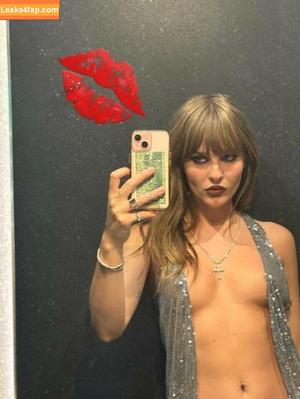 Victoria De Angelis фото #0728