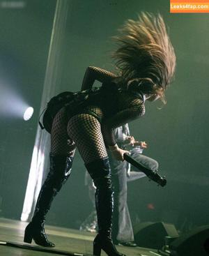 Victoria De Angelis фото #0767