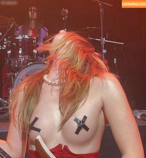 Victoria De Angelis фото #0771