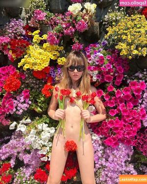 Victoria De Angelis фото #0776