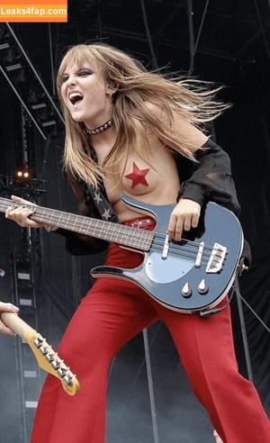 Victoria De Angelis фото #0785