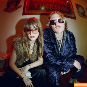 Victoria De Angelis фото #0792