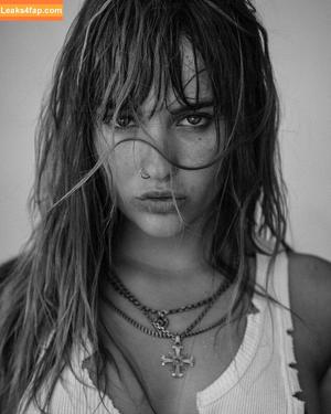 Victoria De Angelis фото #0796