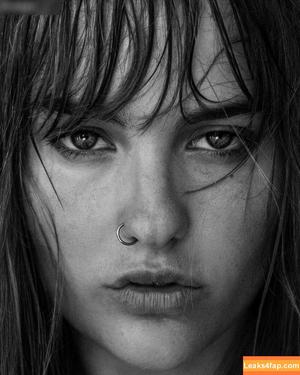 Victoria De Angelis фото #0797