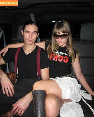 Victoria De Angelis фото #0831