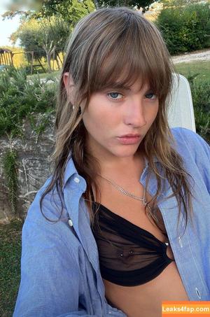 Victoria De Angelis фото #0854