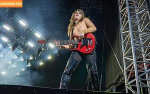 Victoria De Angelis фото #0869