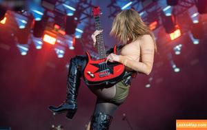 Victoria De Angelis фото #0871