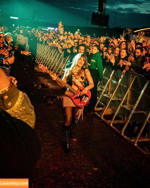 Victoria De Angelis фото #0961