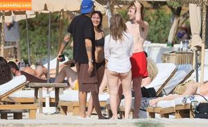 Victoria De Angelis фото #0975