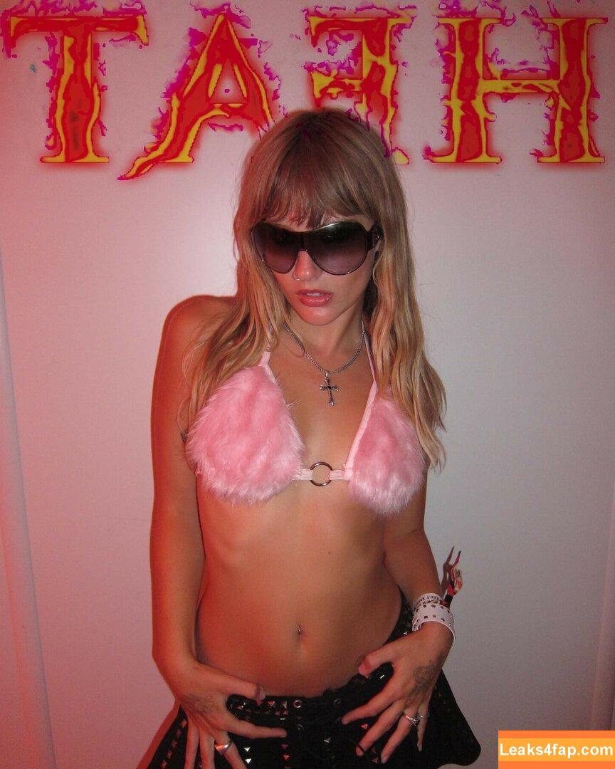 Victoria De Angelis / Maneskin bassist / vicdeangelis leaked photo photo #1089