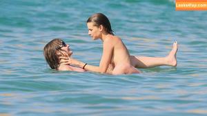 Victoria De Angelis фото #1015