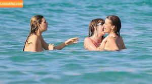 Victoria De Angelis фото #1018