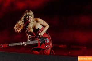 Victoria De Angelis фото #1025