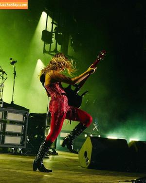 Victoria De Angelis фото #1034