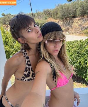 Victoria De Angelis фото #1066