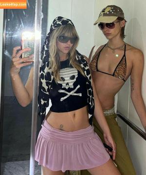 Victoria De Angelis фото #1077