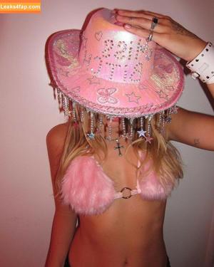 Victoria De Angelis фото #1093