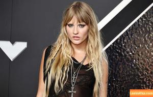 Victoria De Angelis фото #1139