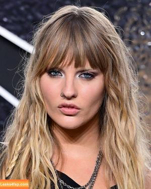 Victoria De Angelis фото #1159