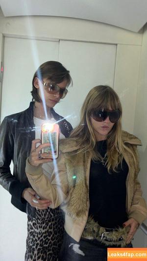 Victoria De Angelis фото #1182