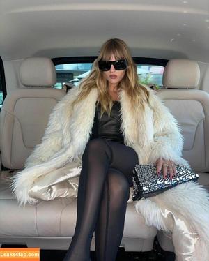 Victoria De Angelis фото #1184