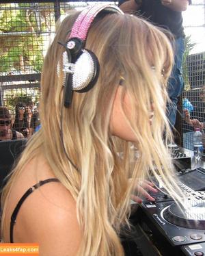 Victoria De Angelis фото #1189