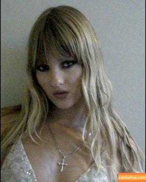 Victoria De Angelis фото #1215